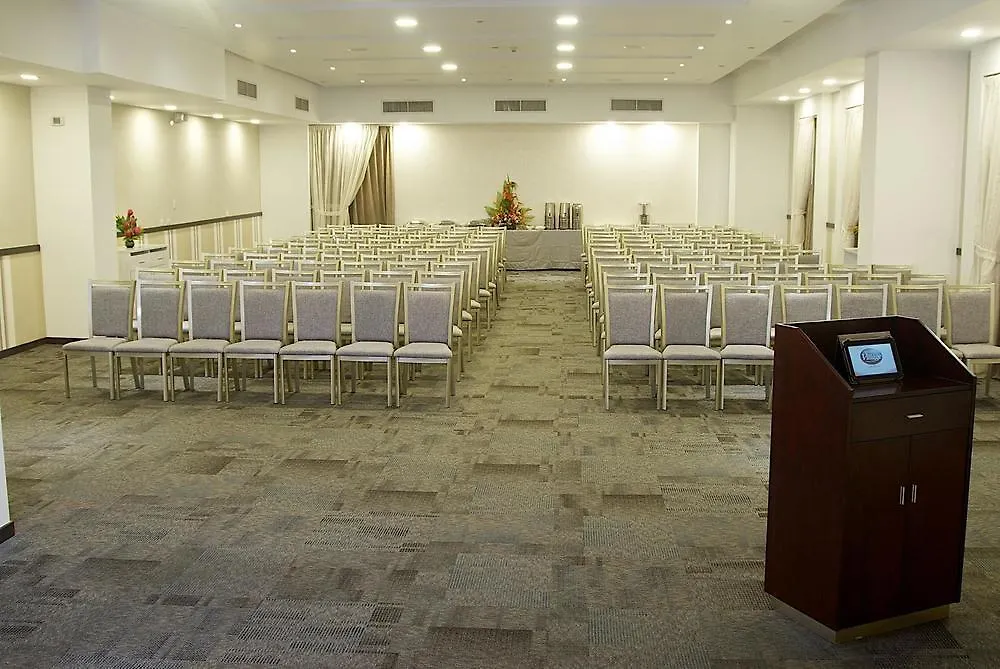 Hotel Altamira Village Caracas 4*,